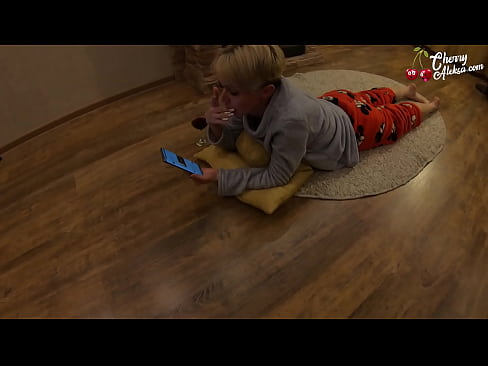 ❤️ Blondă nebună care suge o sculă uriașă și sare pe ea - Sex anal ☑  at porn ro.superpornpics.ru ❌️❤